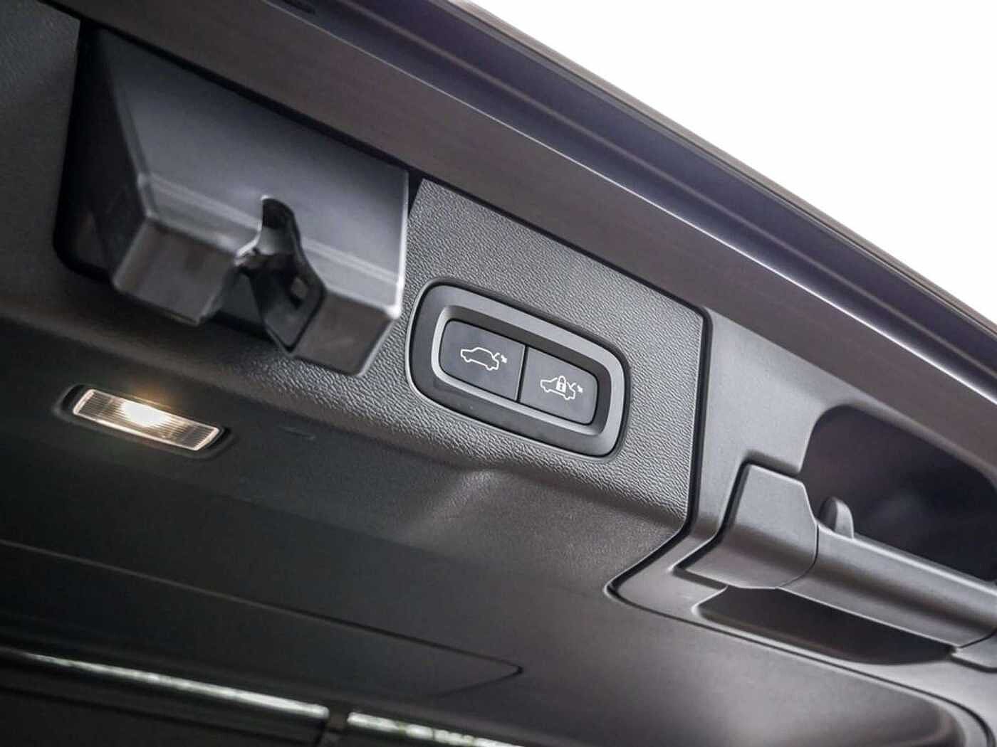 Volvo  T8 AWD Inscription Recharge Plug-In Hybrid