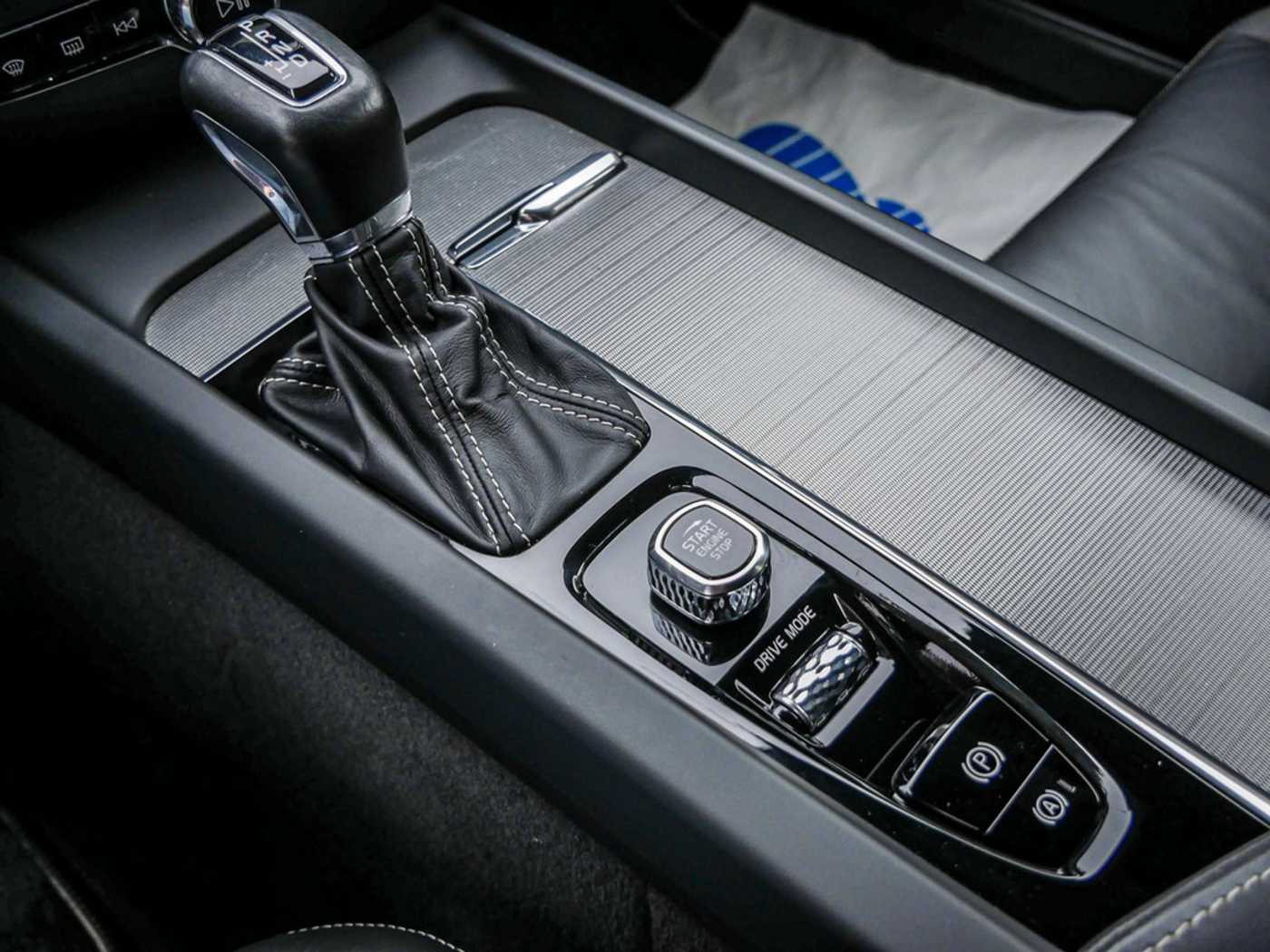 Volvo  D3 R-Design Geartronic *BLIS*NAVI*PDC*DAB*ACC*