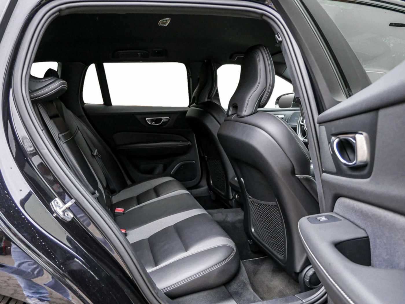 Volvo  D3 R-Design Geartronic *BLIS*NAVI*PDC*DAB*ACC*