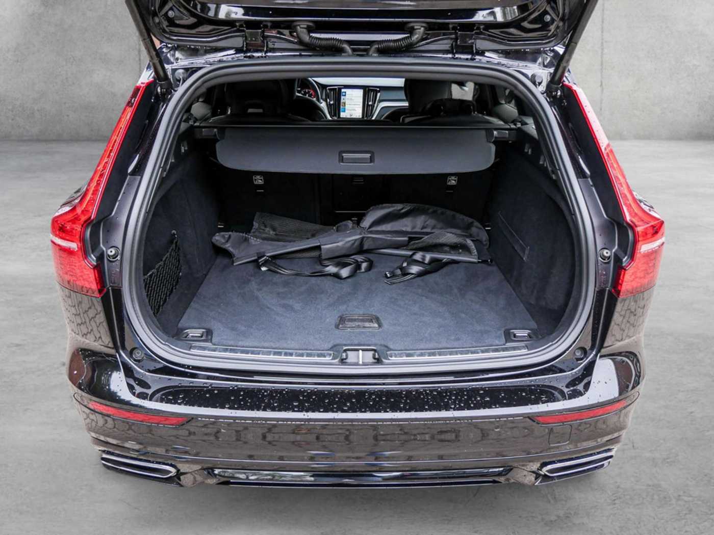 Volvo  D3 R-Design Geartronic *BLIS*NAVI*PDC*DAB*ACC*