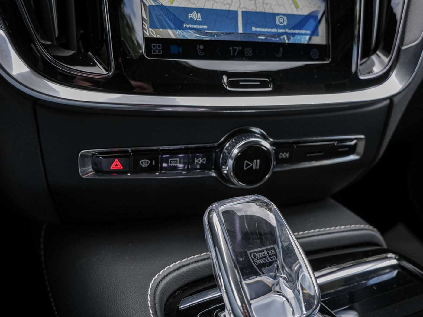 Volvo  T8 Ultimate Dark Recharge Plug-In Hybrid AWD