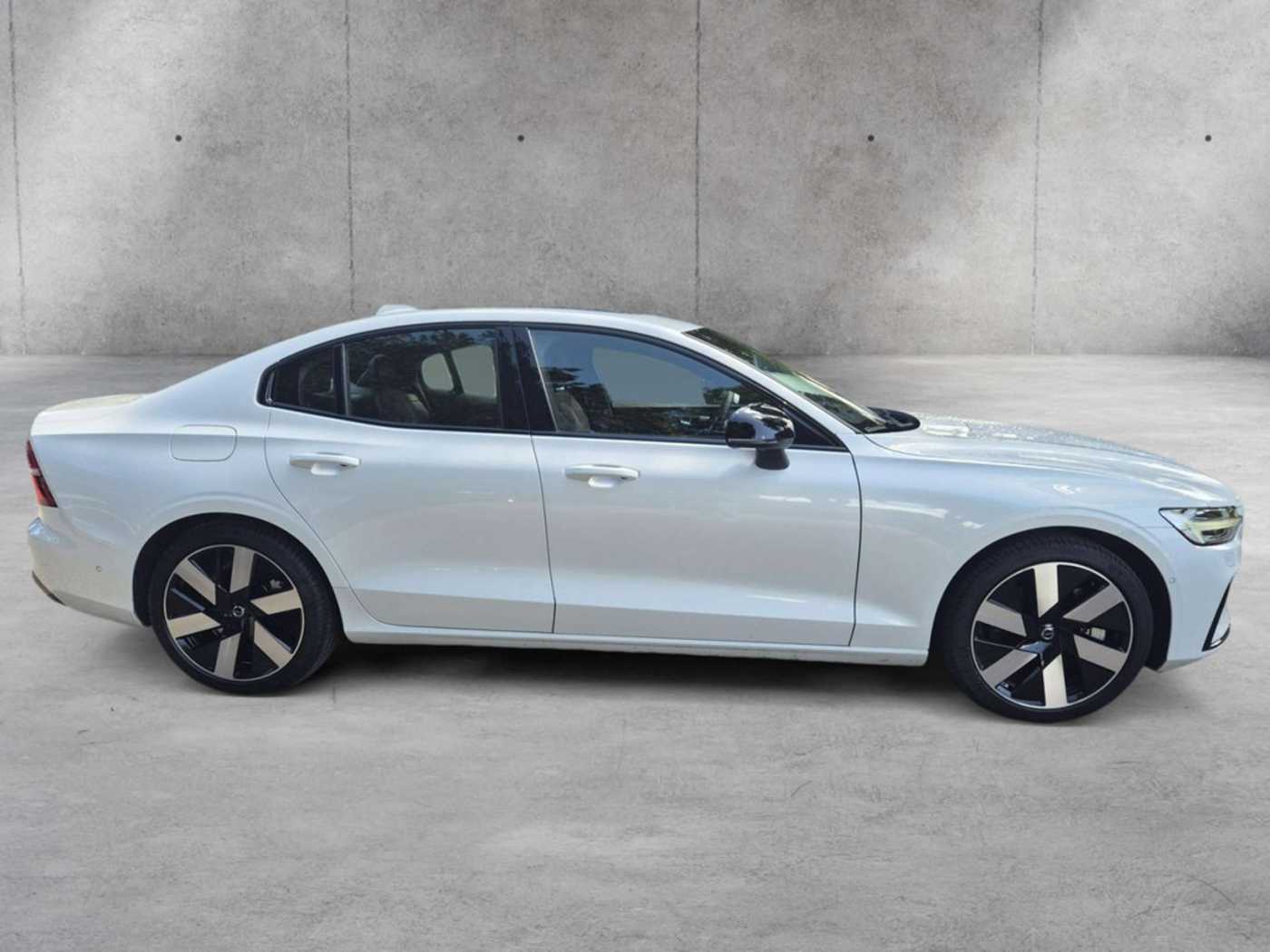 Volvo  T8 Ultimate Dark Recharge Plug-In Hybrid AWD