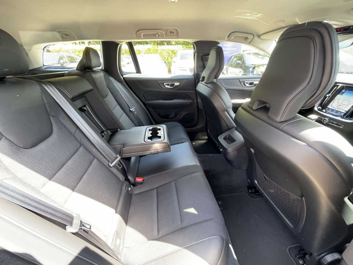Volvo  T4 Geartronic Momentum Pro SHZ NAVI LED