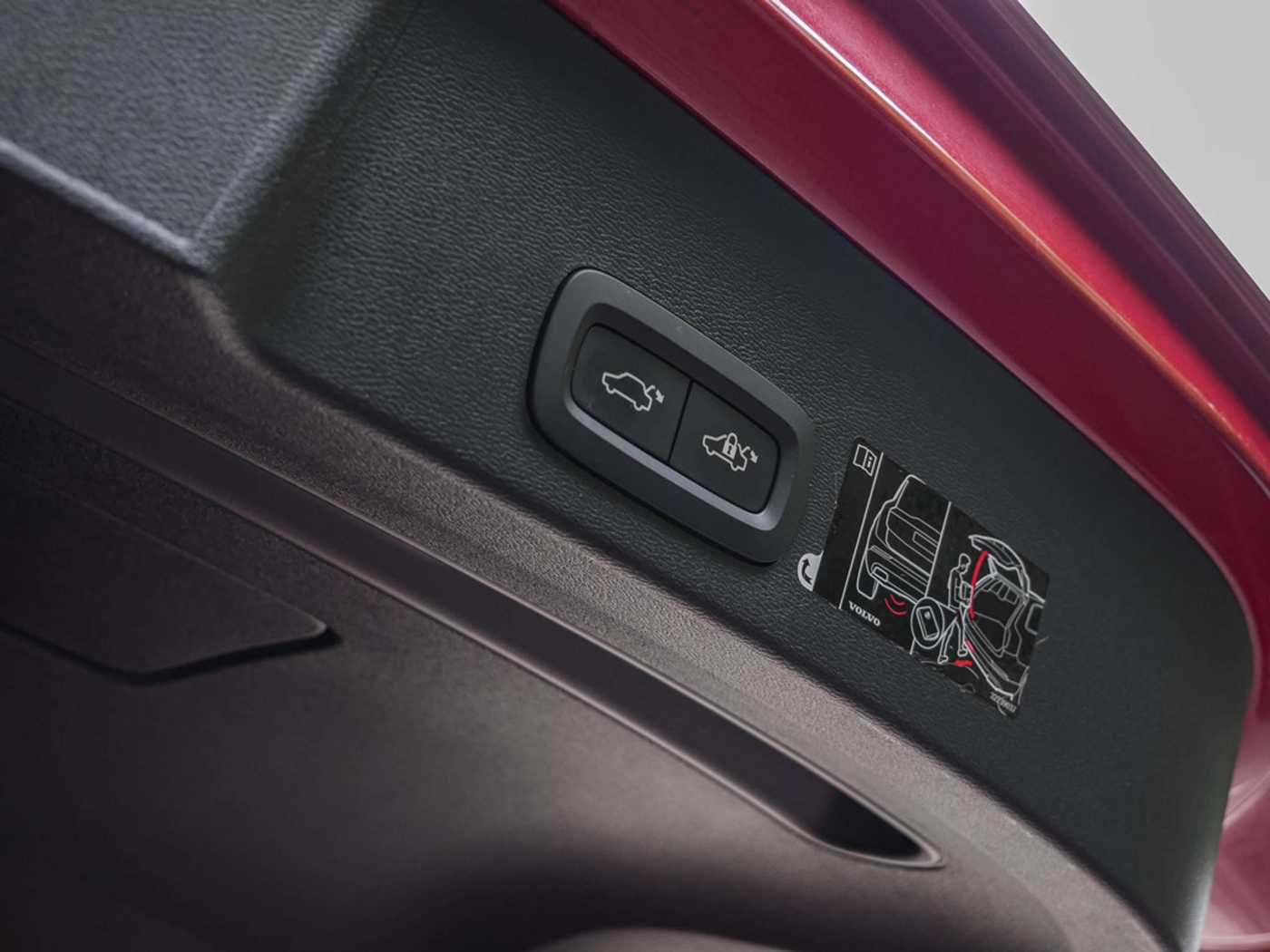 Volvo  T4 Geartronic Momentum Pro W-LAN AHK LED