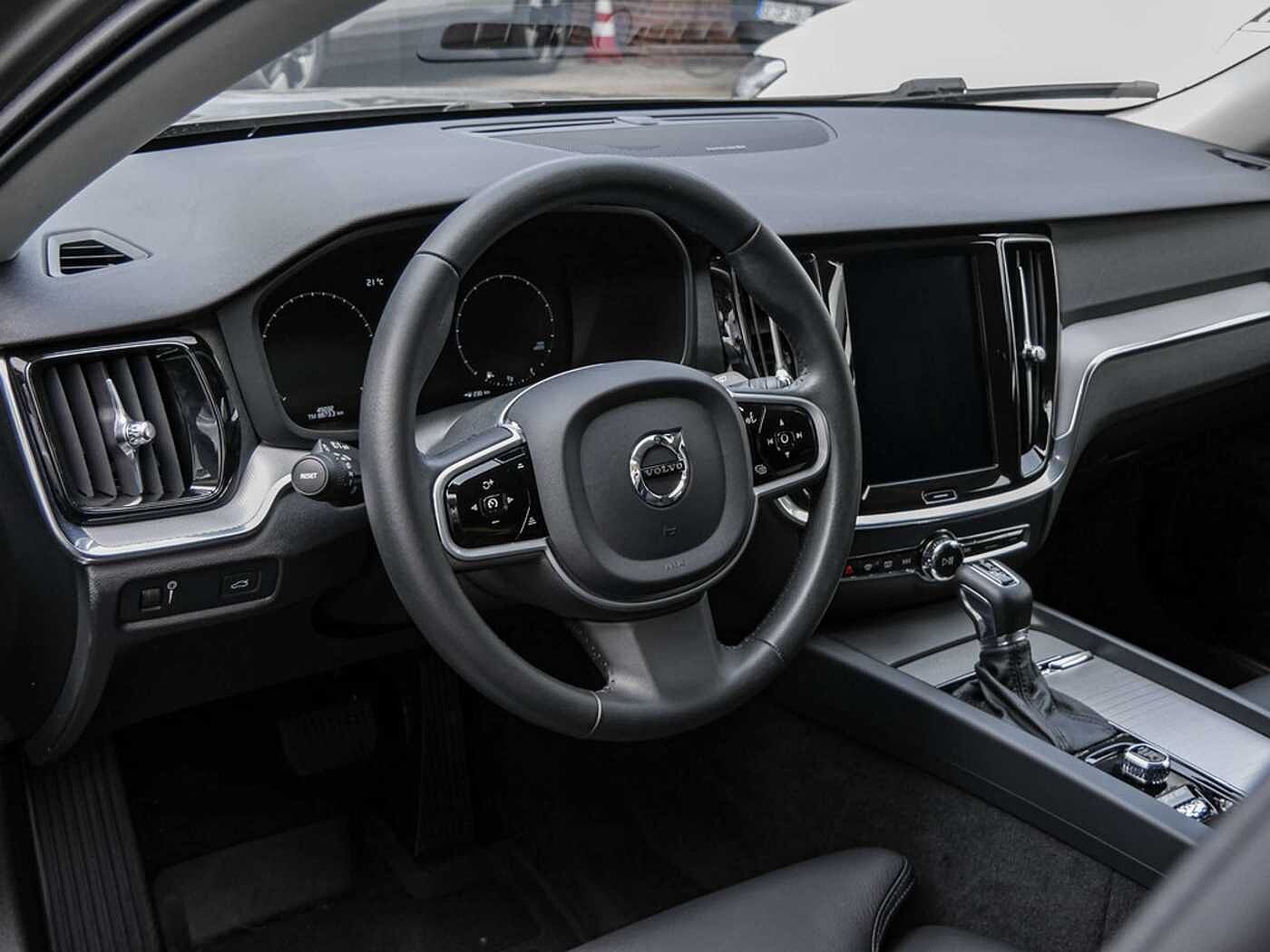 Volvo  T4 Geartronic Inscription W-LAN AHK LED