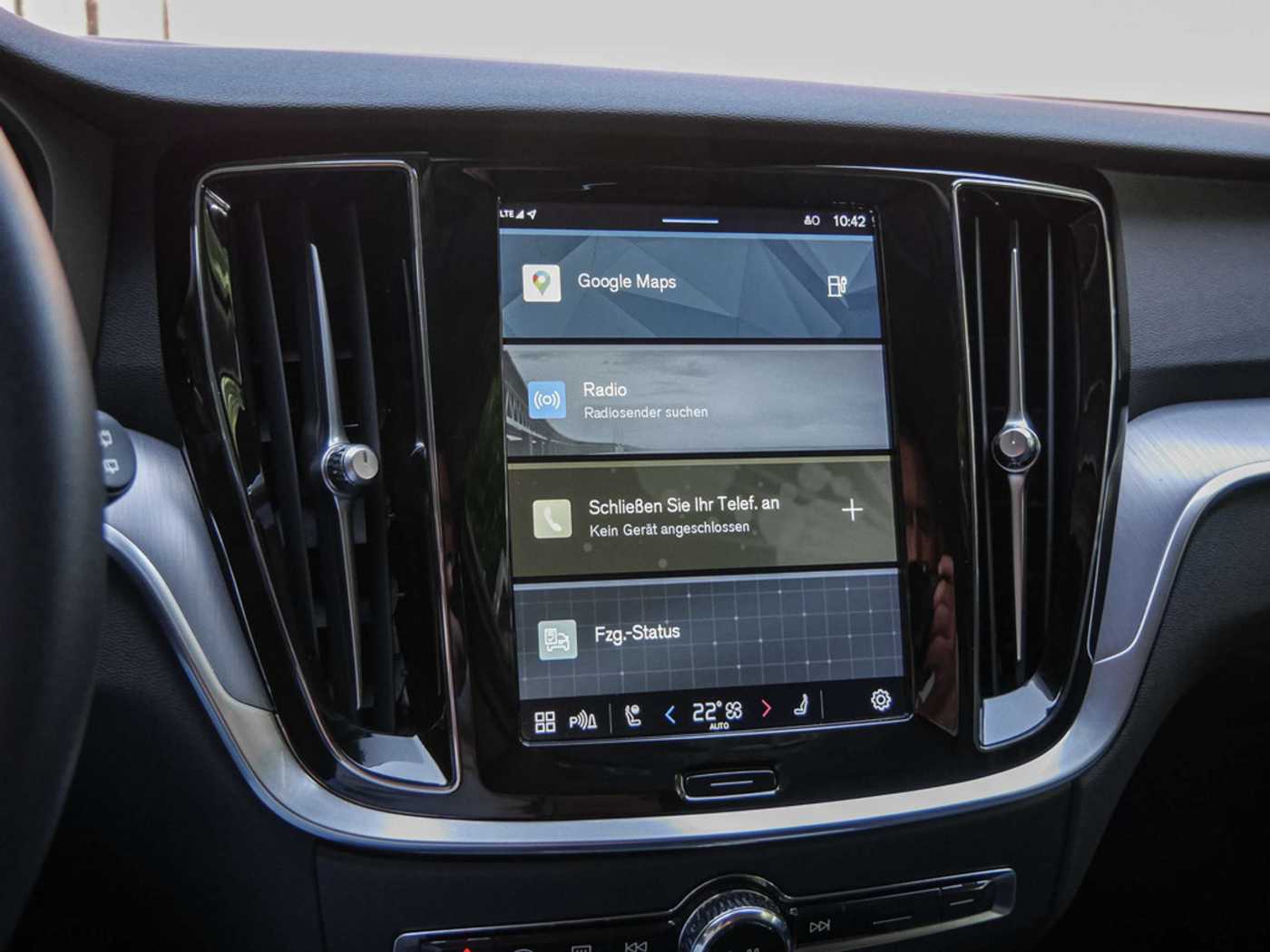Volvo  T6 Core Recharge Plug-In Hybrid AWD