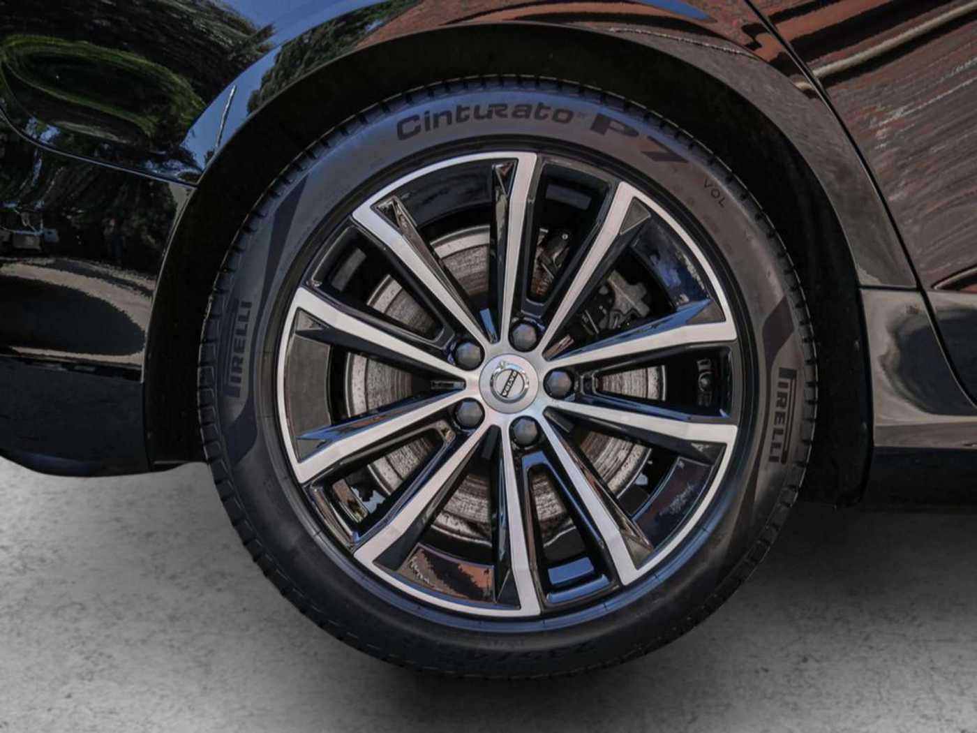 Volvo  T6 Core Recharge Plug-In Hybrid AWD