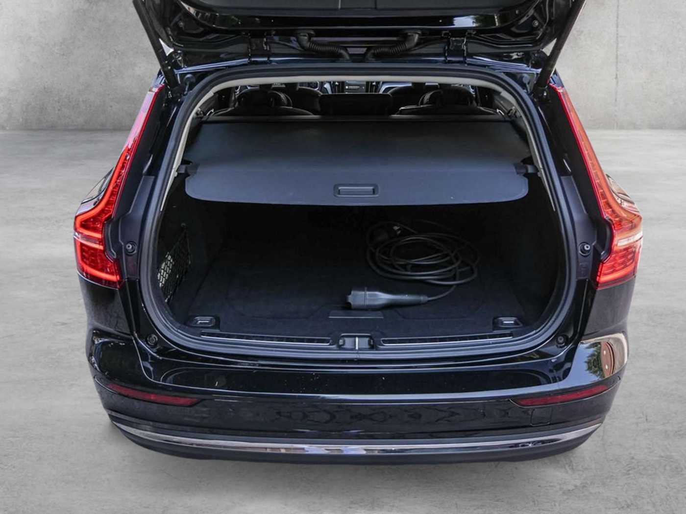 Volvo  T6 Core Recharge Plug-In Hybrid AWD