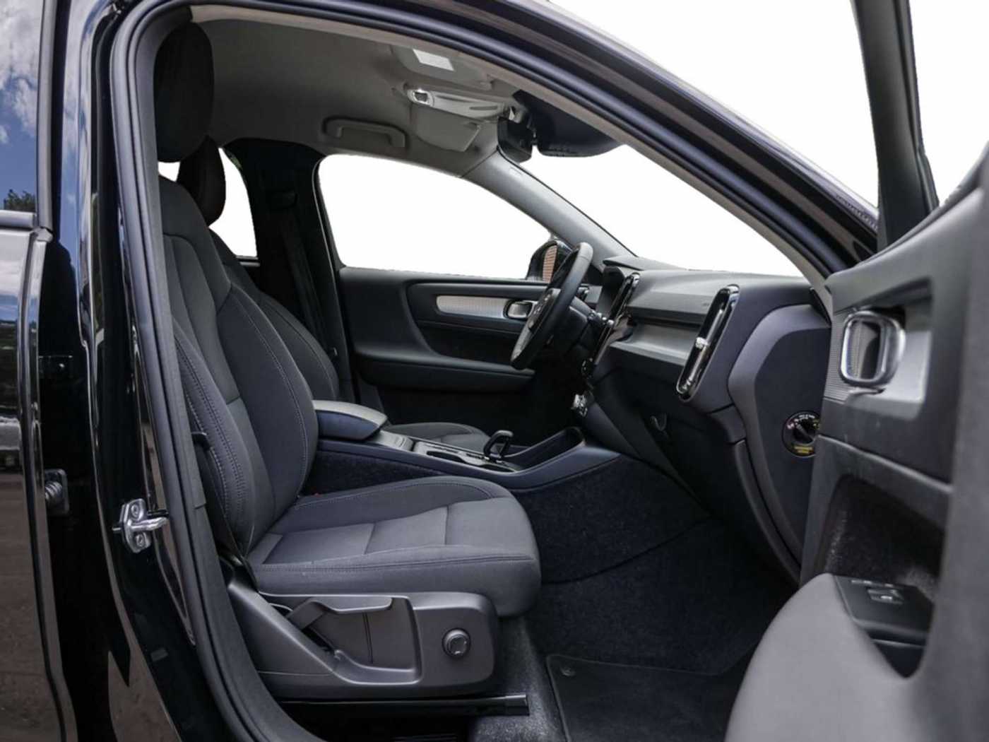Volvo  T3 Momentum Pro Automatik *Kamera*PDC*Pilot-Assist