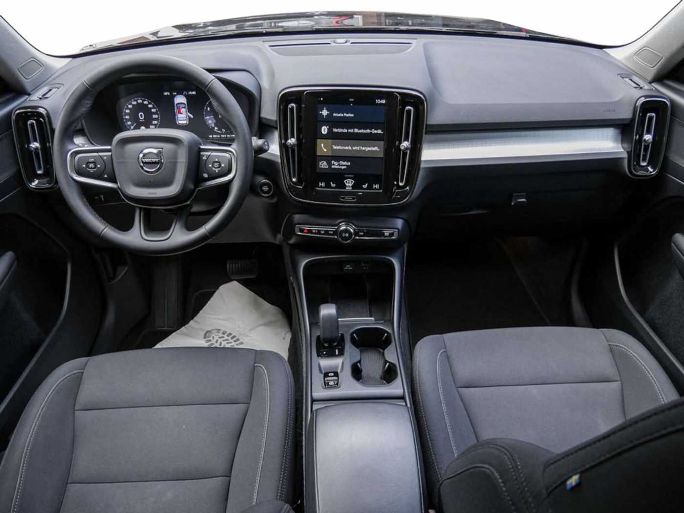 Volvo  T3 Momentum Pro Automatik *Kamera*PDC*Pilot-Assist