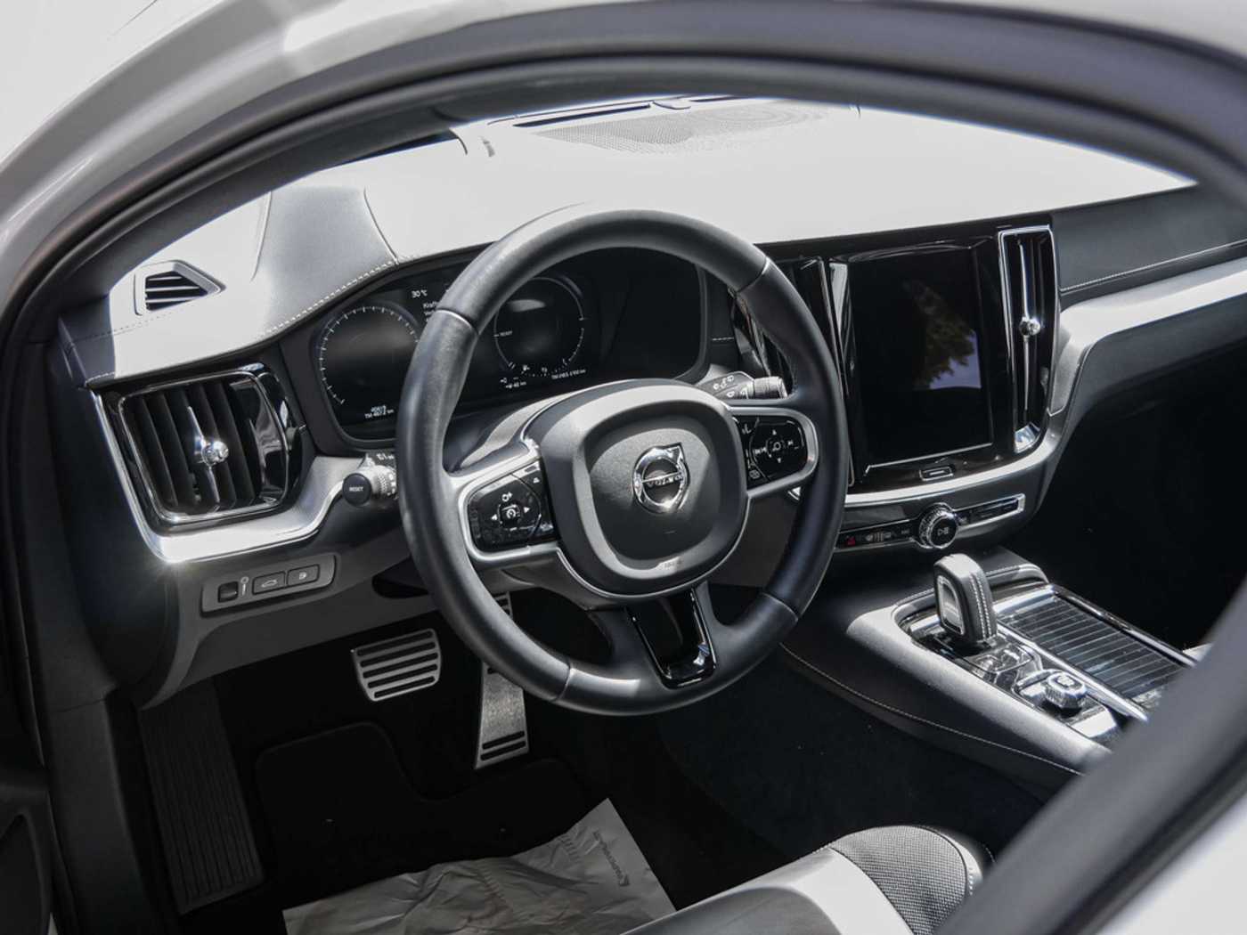 Volvo  T6 Recharge Plug-In Hybrid AWD R-Design