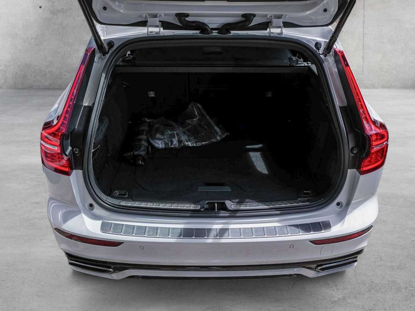 Volvo  T6 Recharge Plug-In Hybrid AWD R-Design