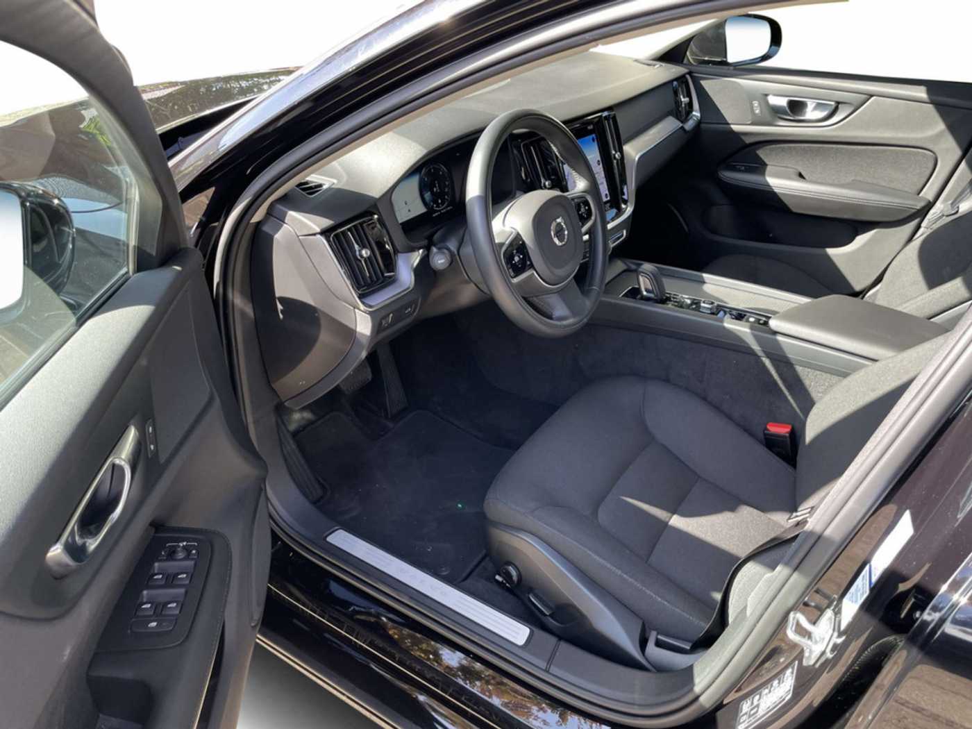 Volvo  B4 Geartronic Momentum Pro SHZ NAVI LED