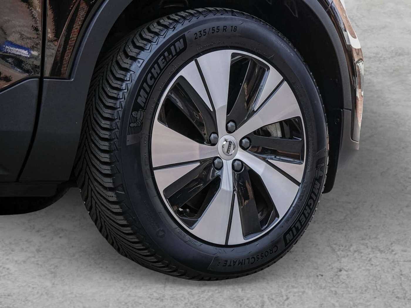 Volvo  T4 Core Recharge Plug-In Hybrid 2WD
