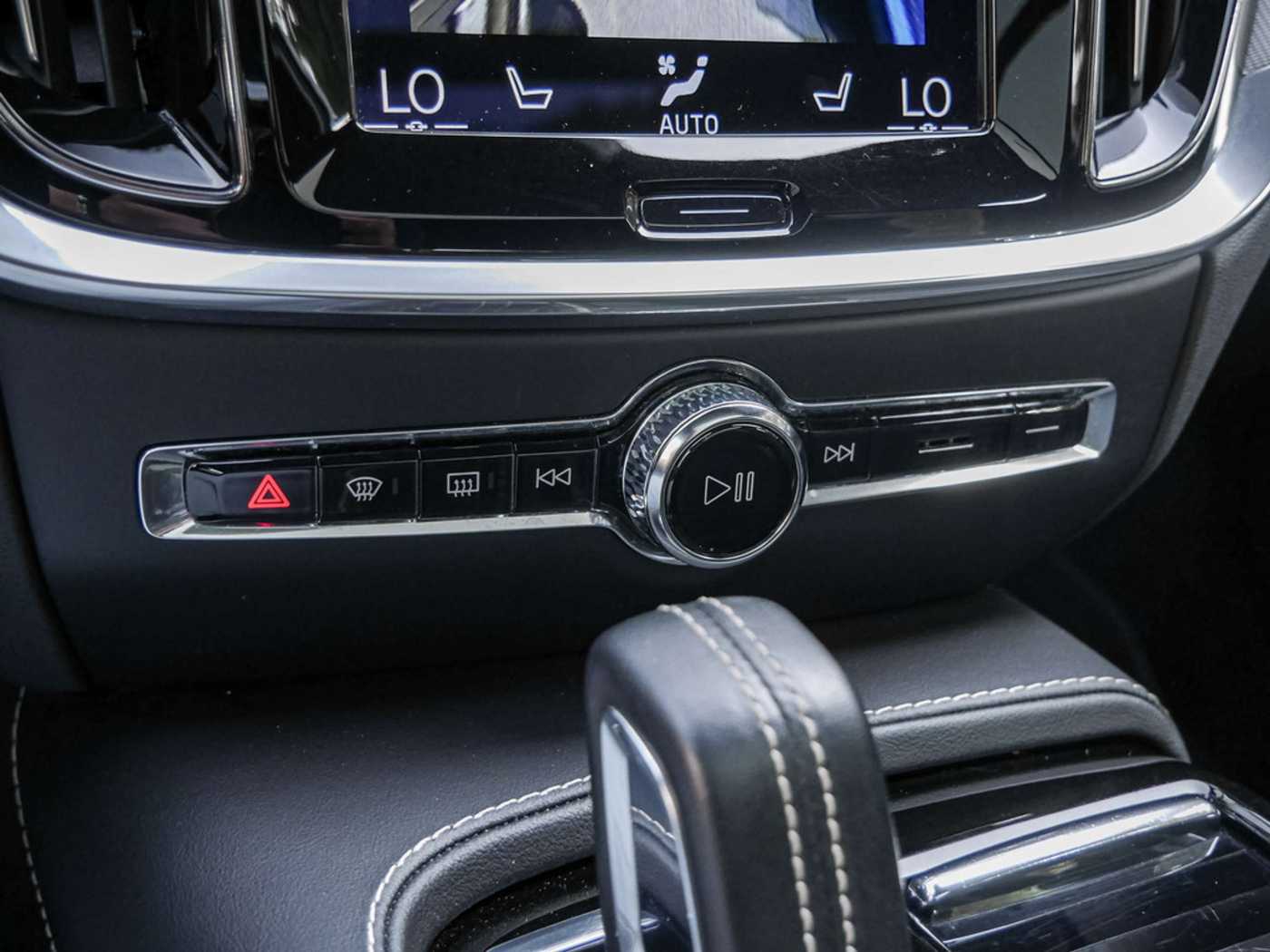 Volvo  T6 R-Design Recharge Plug-In Hybrid AWD