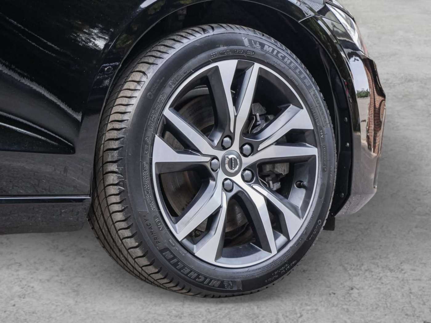 Volvo  T6 R-Design Recharge Plug-In Hybrid AWD