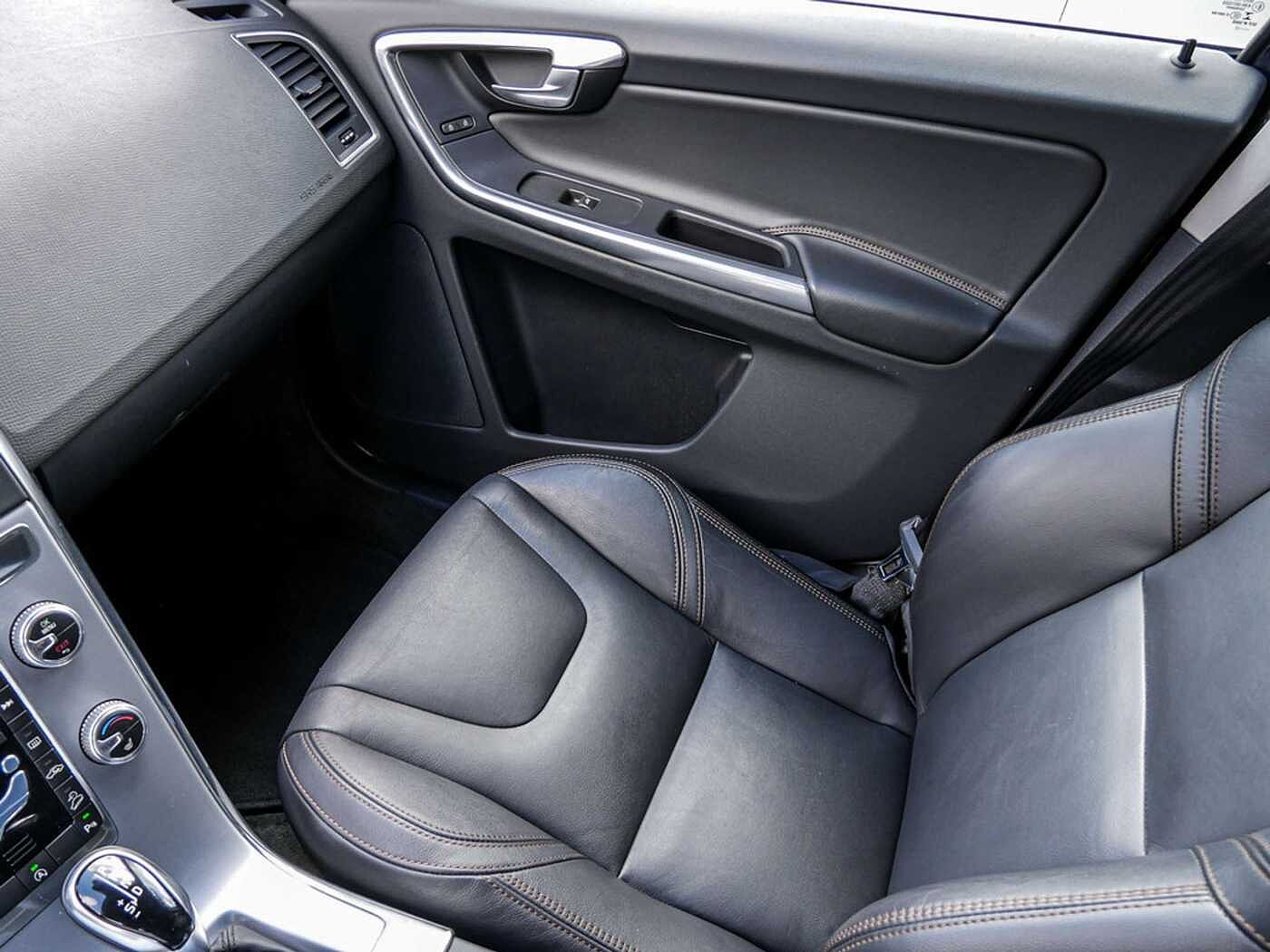 Volvo  D5 AWD Geartronic Summum SHZ FACEL. PANO