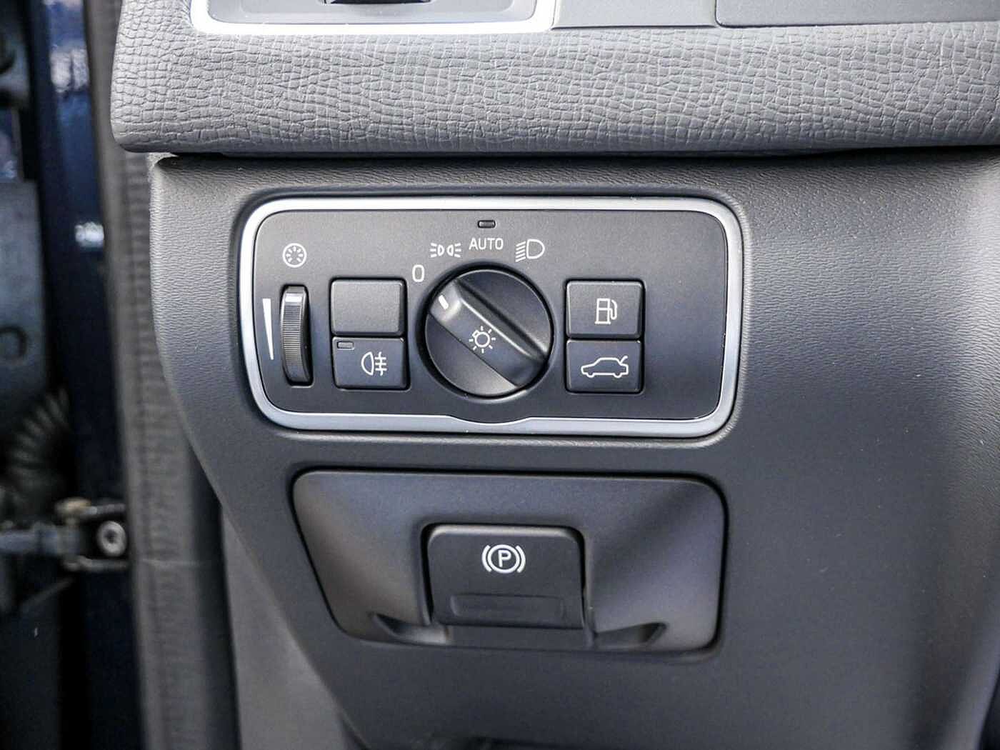 Volvo  D5 AWD Geartronic Summum SHZ FACEL. PANO