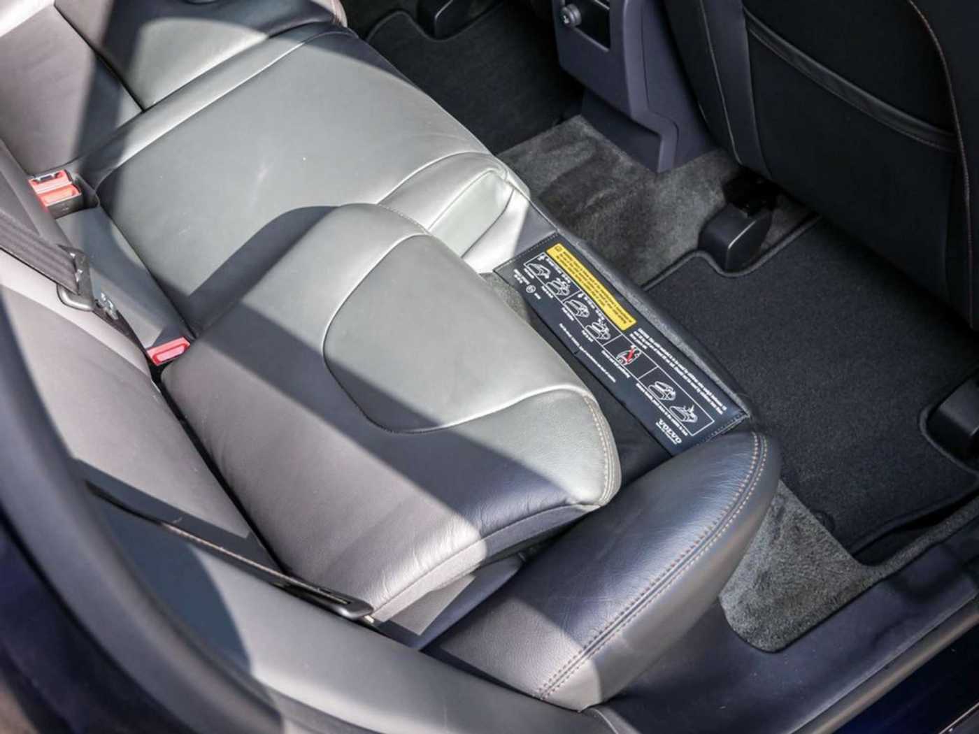 Volvo  D5 AWD Geartronic Summum SHZ FACEL. PANO