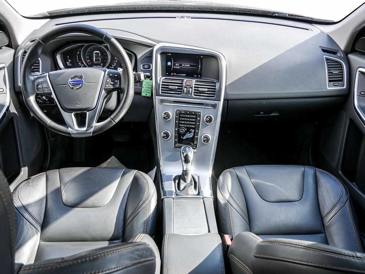 Volvo  D5 AWD Geartronic Summum SHZ FACEL. PANO