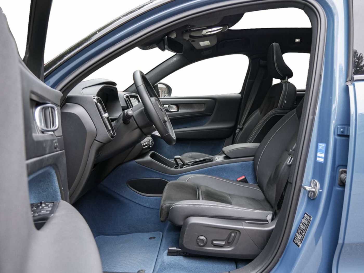 Volvo  1st Edition Recharge Pure Electric AWD