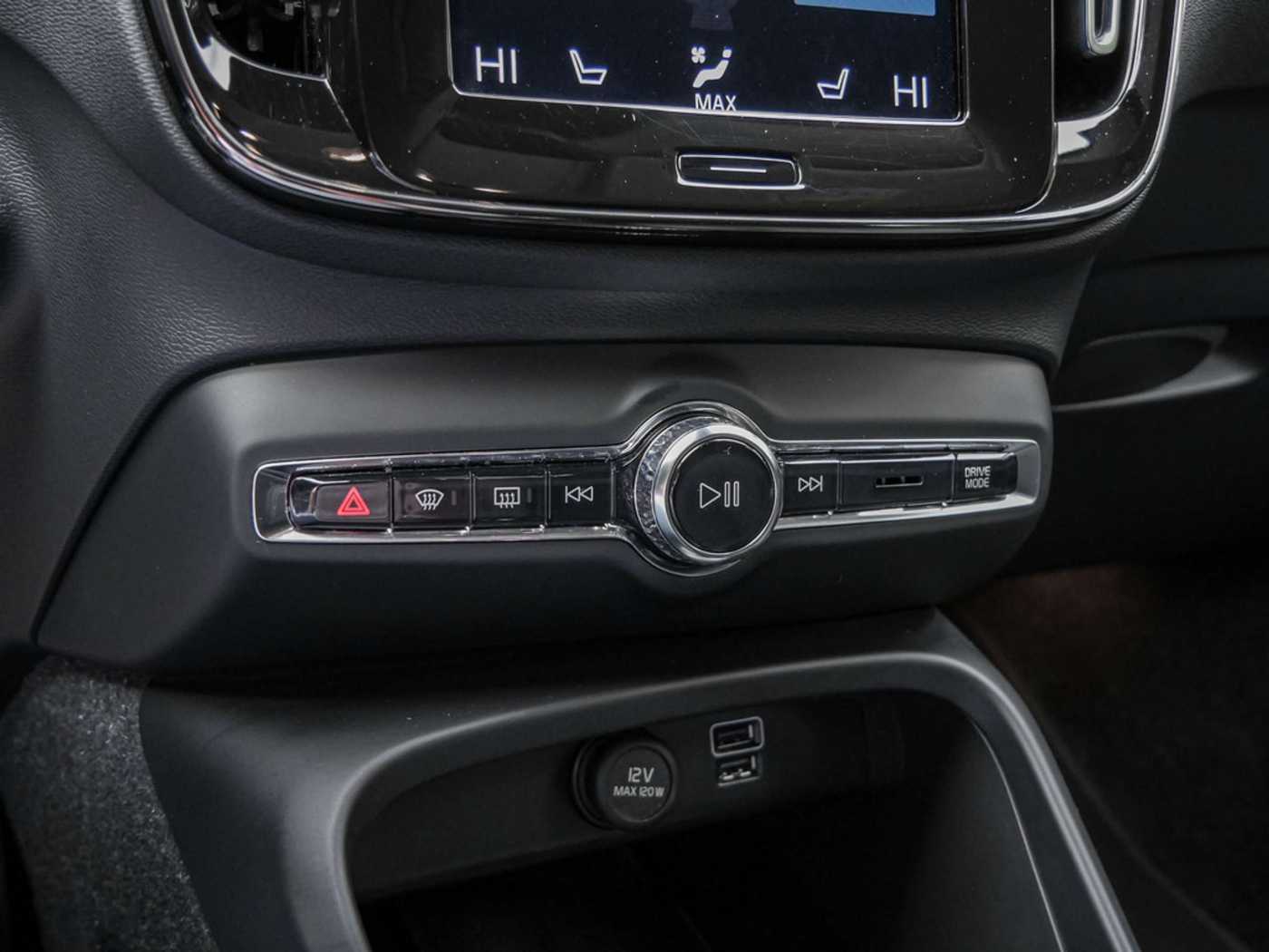 Volvo  T5 Recharge Plug-In Hybrid Plus Dark LED