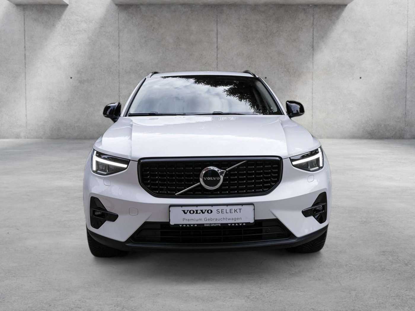Volvo  T5 Recharge Plug-In Hybrid Plus Dark LED