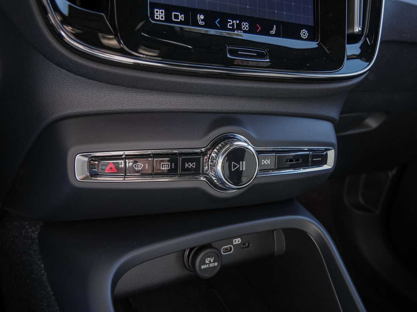 Volvo  Core Recharge Pure Electric AWD NAVI LED