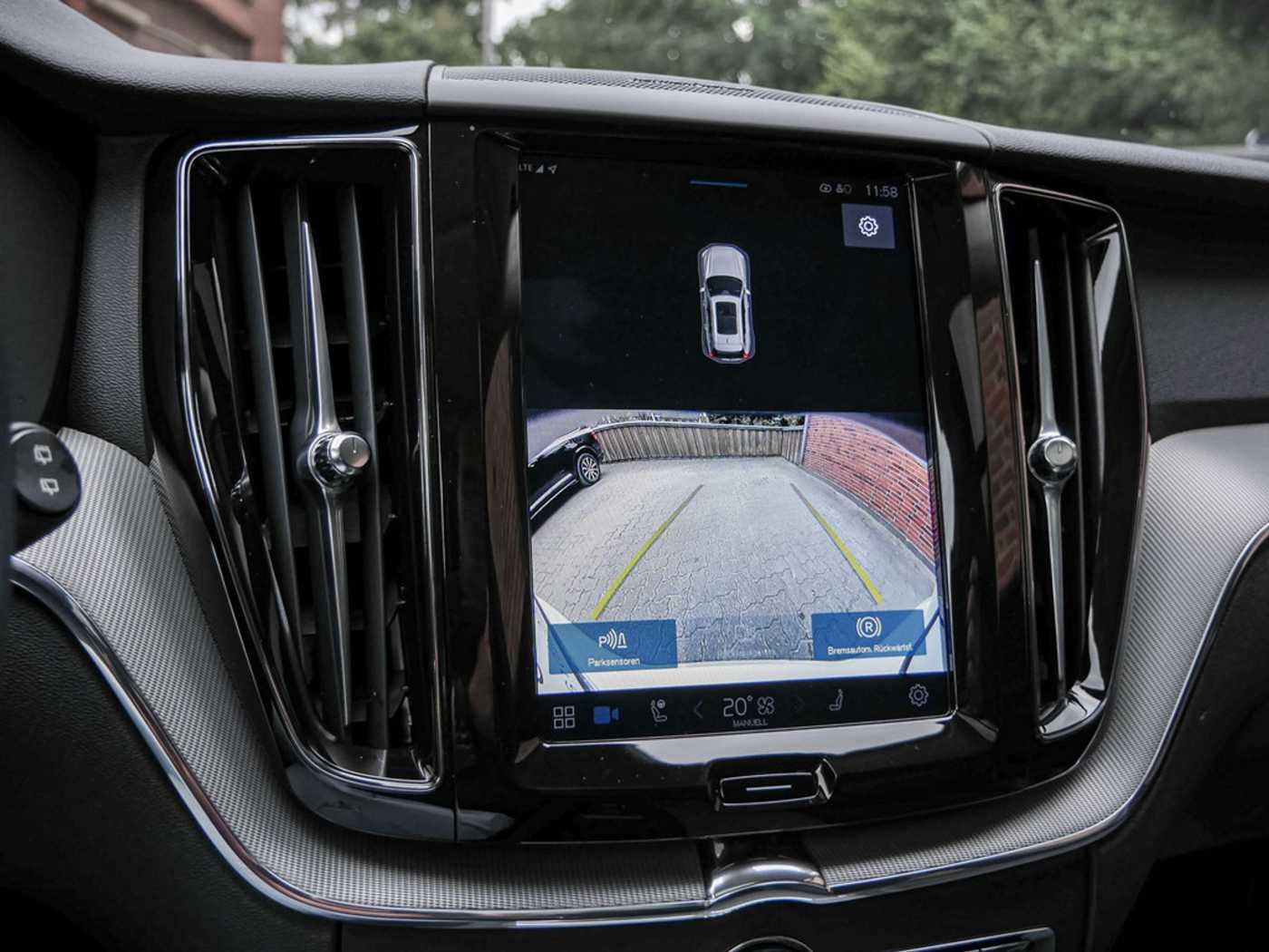Volvo  T6 Plus Dark Recharge Plug-In Hybrid AWD