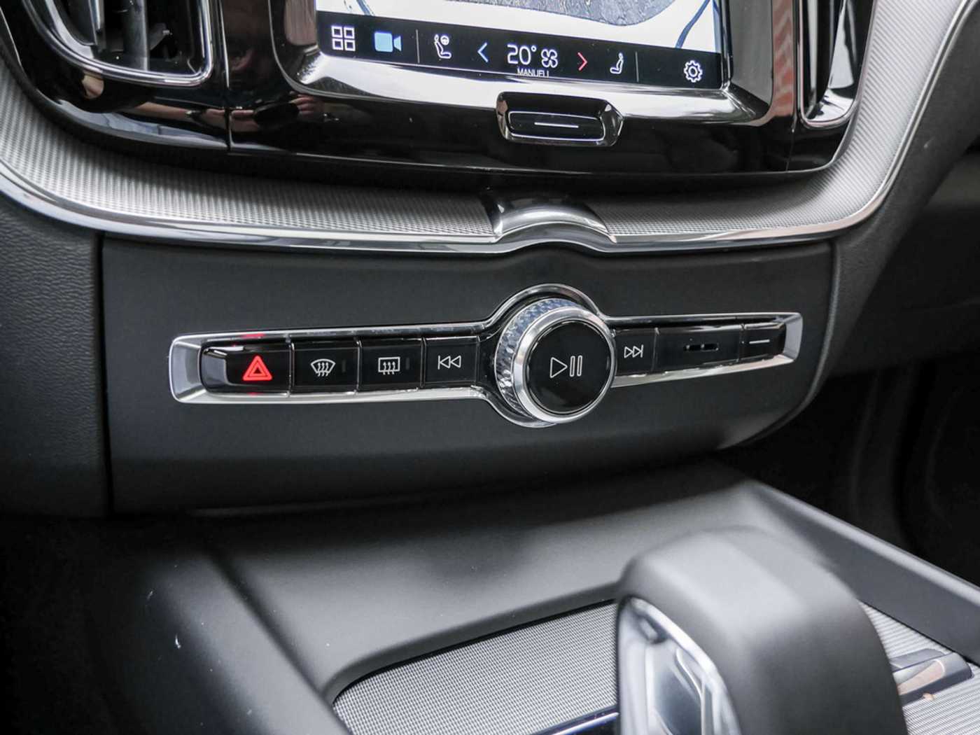 Volvo  T6 Plus Dark Recharge Plug-In Hybrid AWD