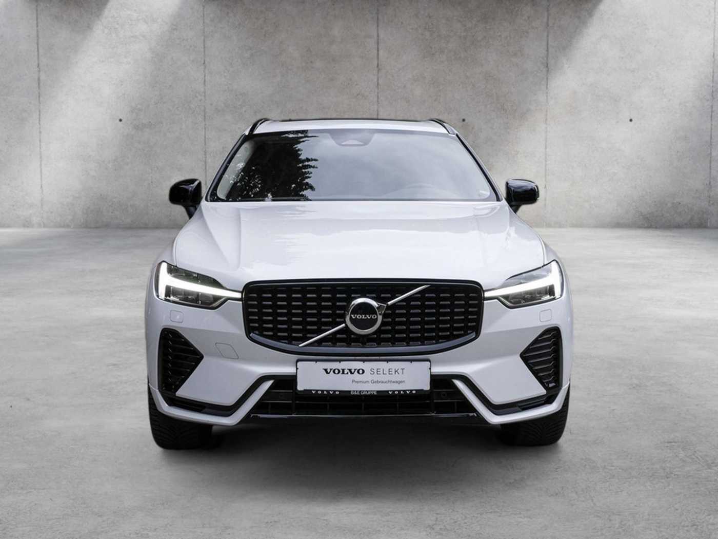 Volvo  T6 Plus Dark Recharge Plug-In Hybrid AWD