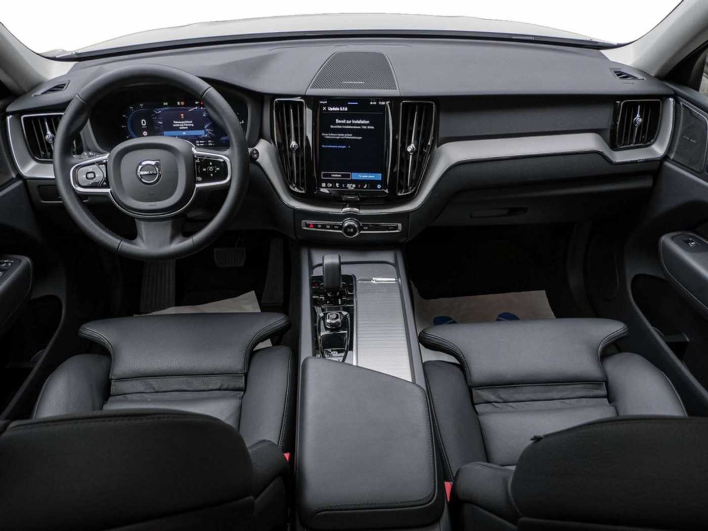 Volvo  T6 Plus Dark Recharge Plug-In Hybrid AWD