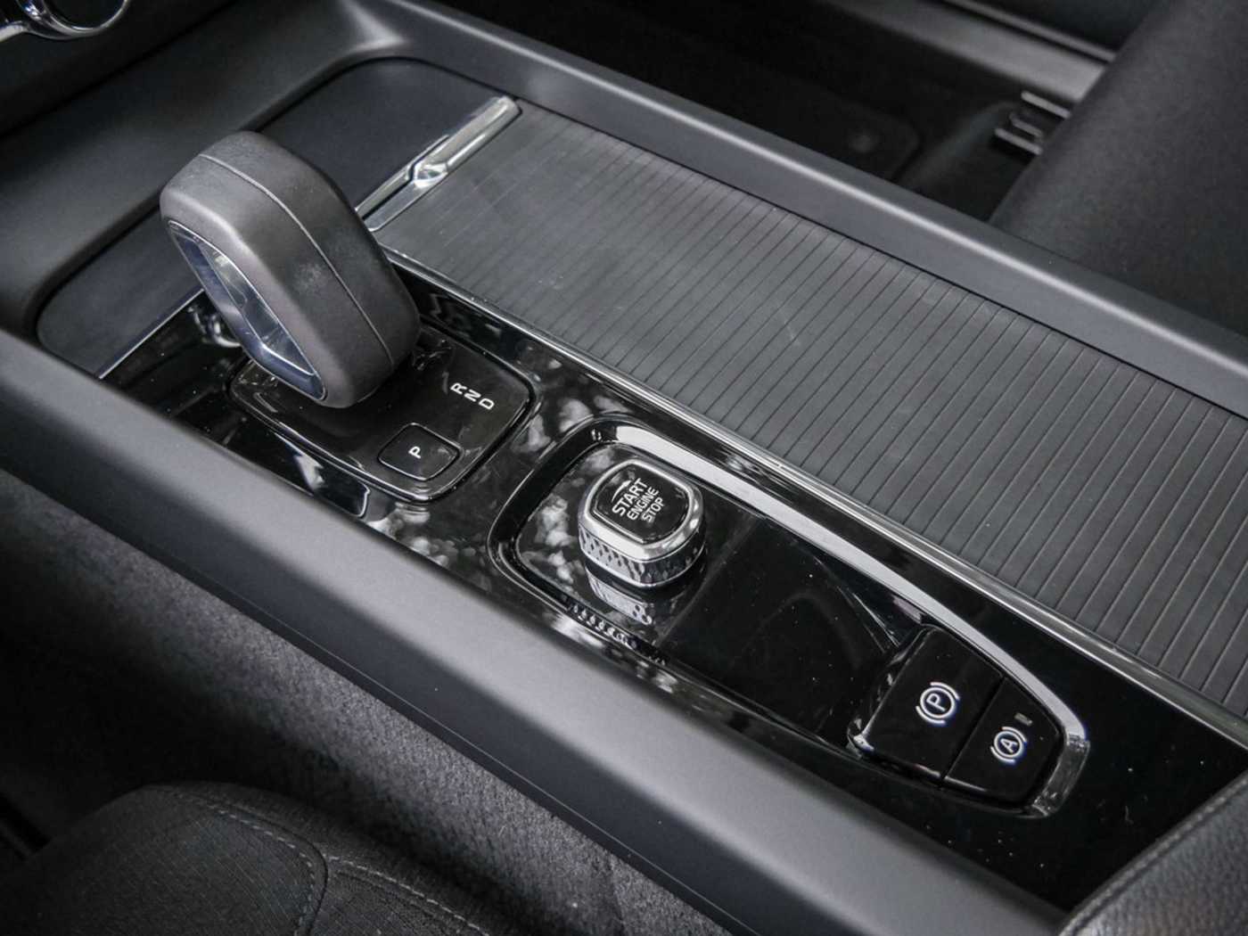 Volvo  T6 Inscription Expression Recharge Plug-In Hybrid AWD