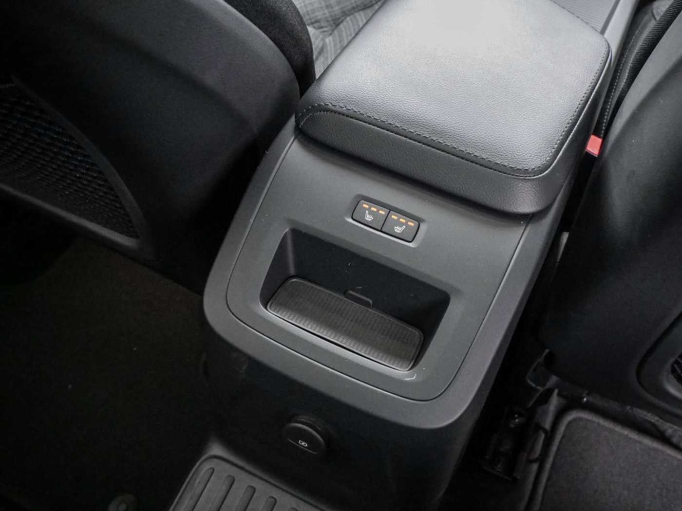 Volvo  T6 Inscription Expression Recharge Plug-In Hybrid AWD