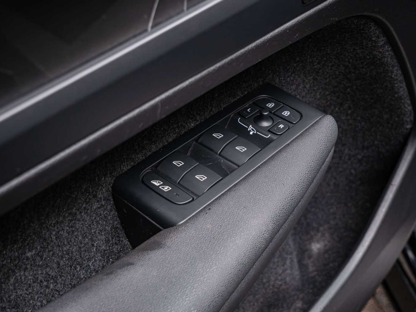 Volvo  Ultimate Recharge Pure Electric Single Motor