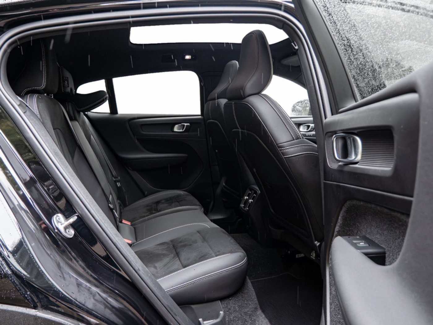 Volvo  Ultimate Recharge Pure Electric Single Motor