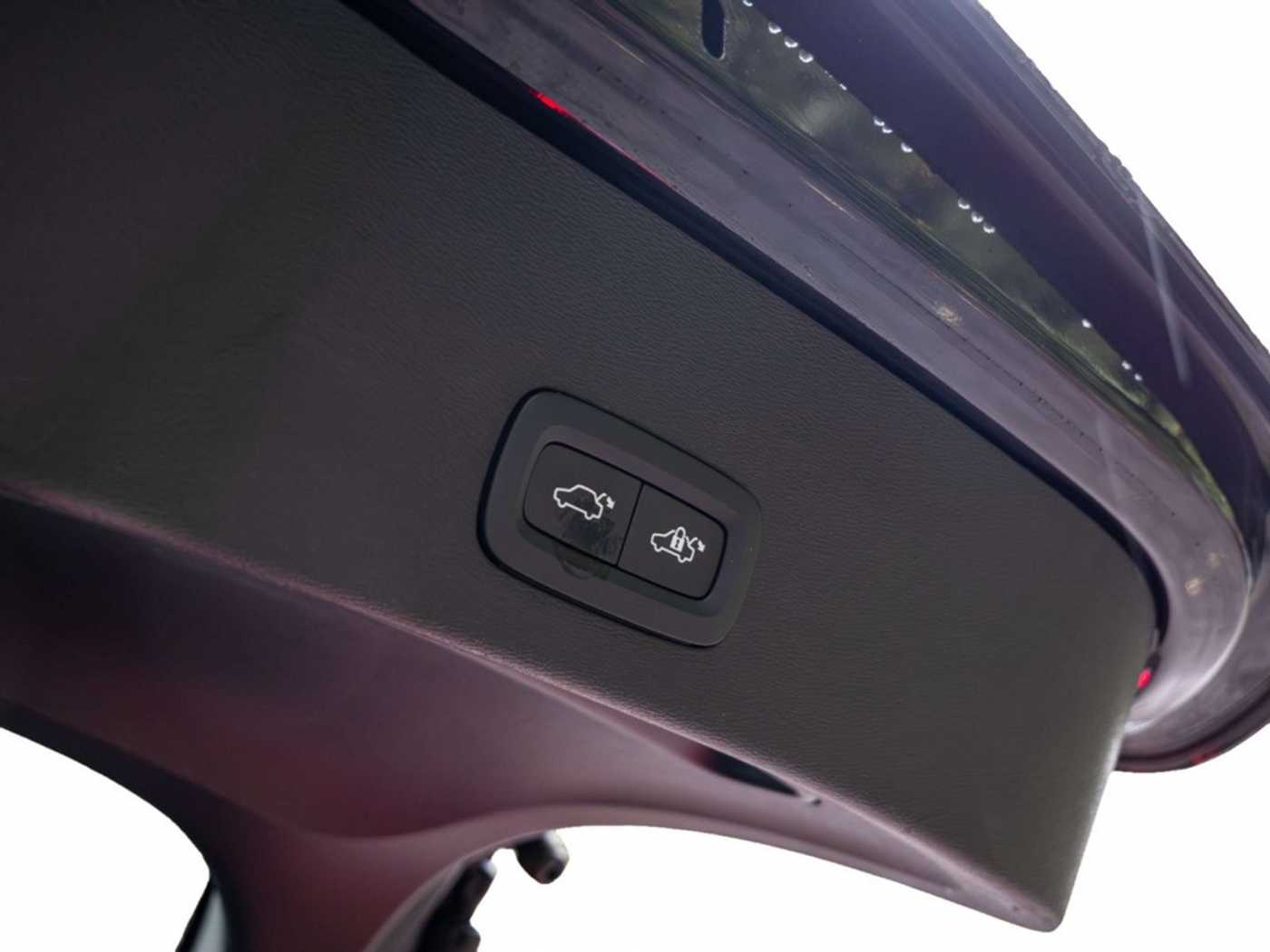 Volvo  Ultimate Recharge Pure Electric Single Motor