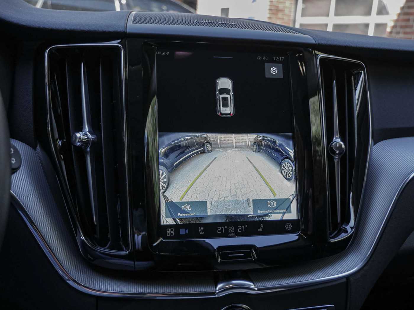 Volvo  T8 Plus Dark Recharge Plug-In Hybrid AWD