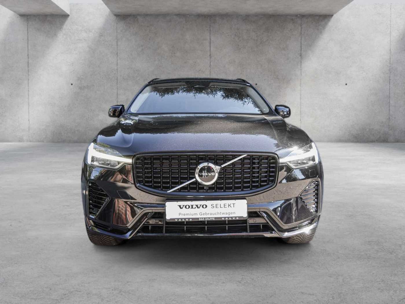 Volvo  T8 Plus Dark Recharge Plug-In Hybrid AWD