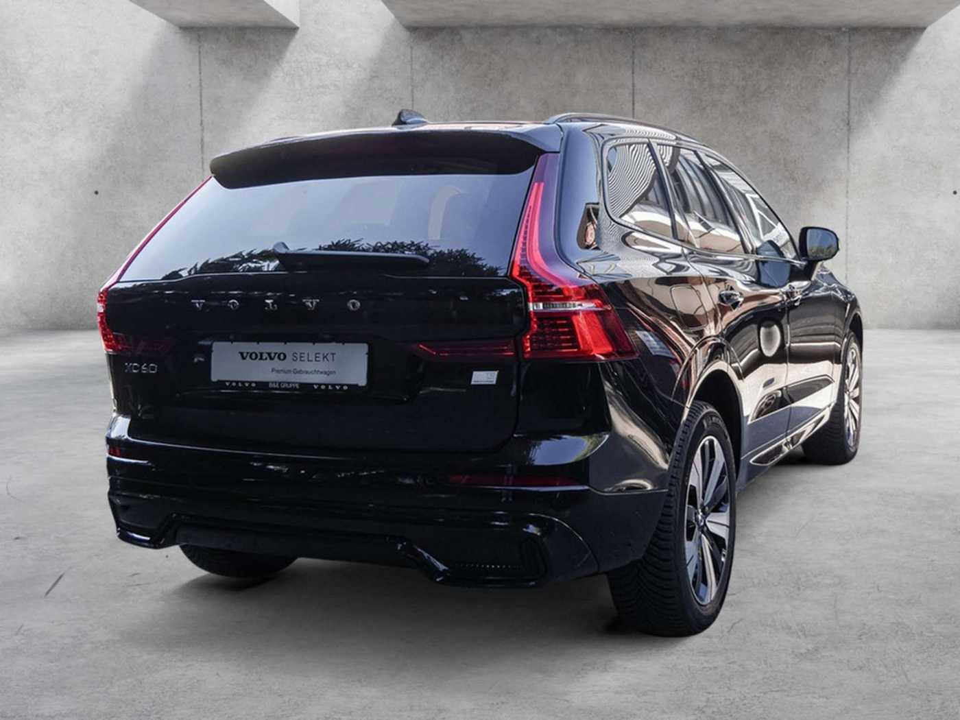 Volvo  T8 Plus Dark Recharge Plug-In Hybrid AWD