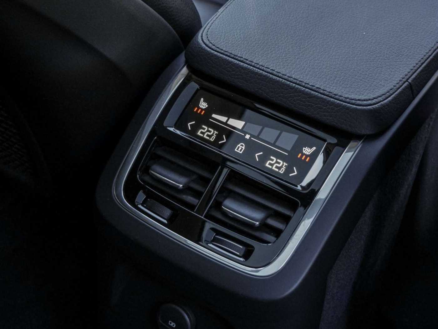 Volvo  T8 Plus Bright Recharge Plug-In Hybrid AWD