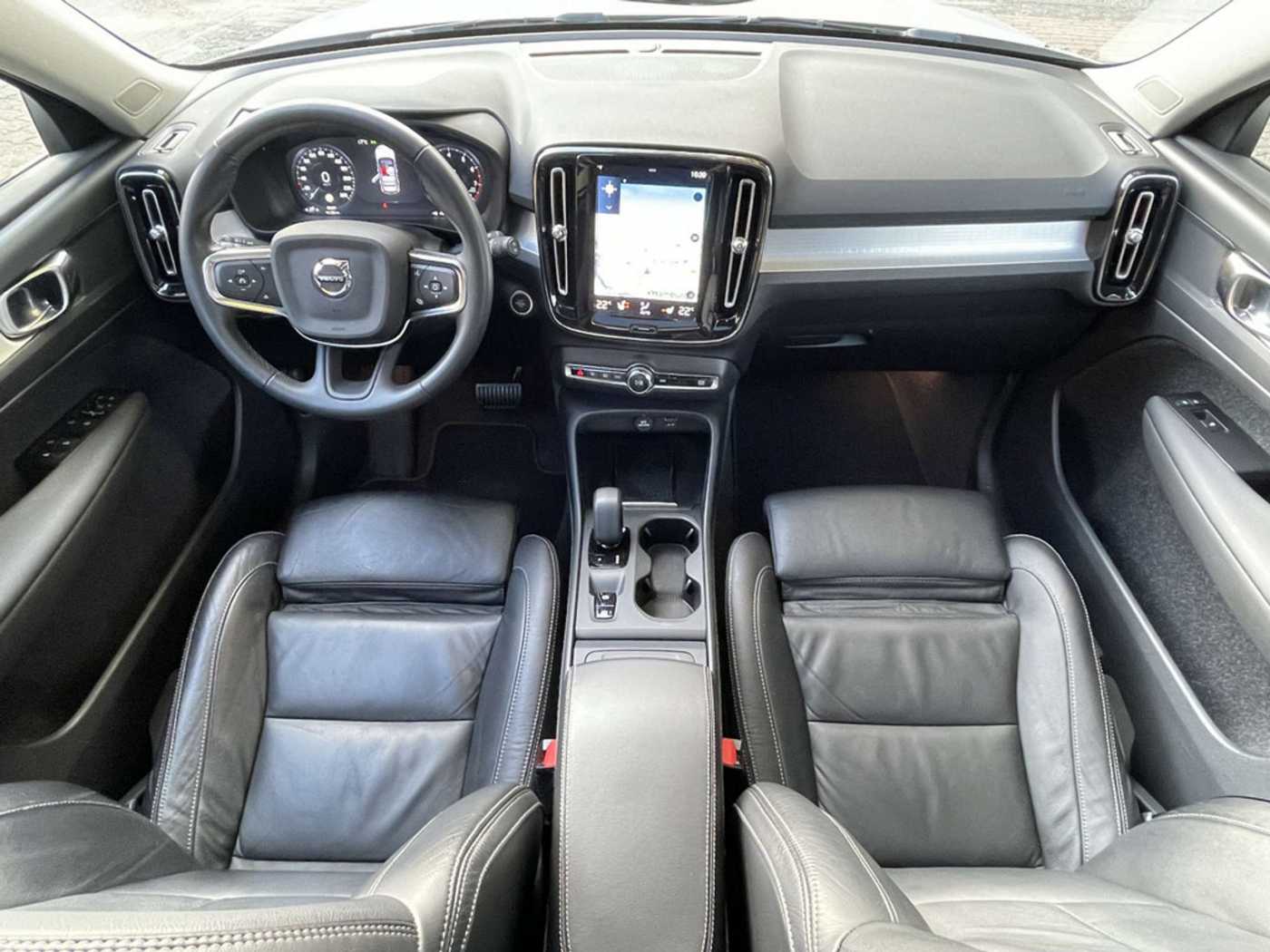 Volvo  B4 Geartronic Momentum Pro SHZ W-LAN LED