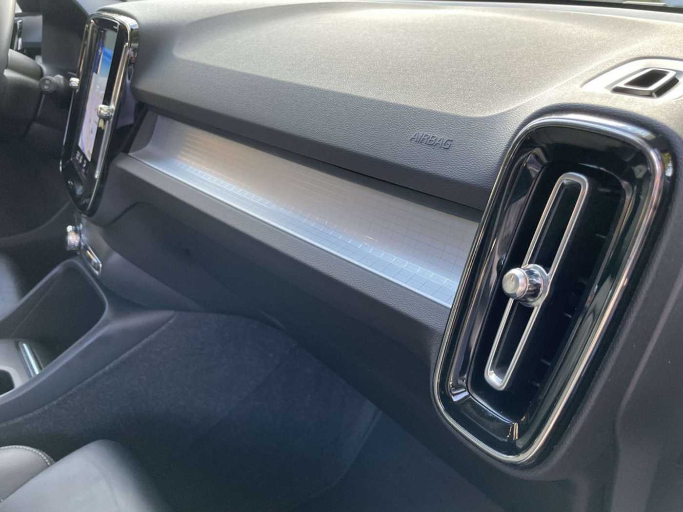 Volvo  B4 Geartronic Momentum Pro SHZ W-LAN LED