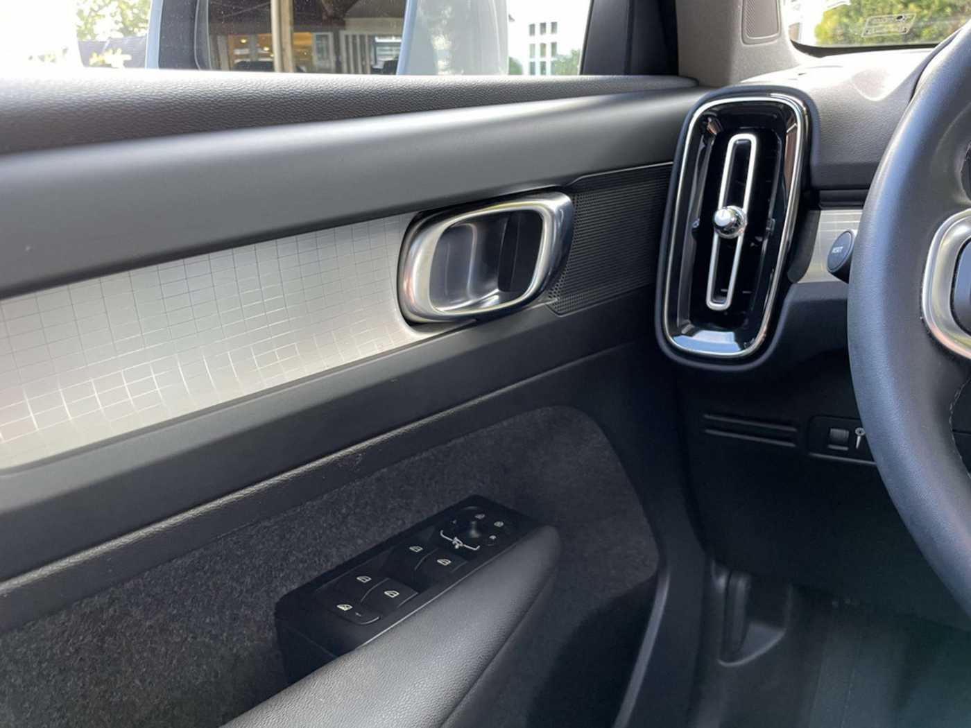 Volvo  B4 Geartronic Momentum Pro SHZ W-LAN LED
