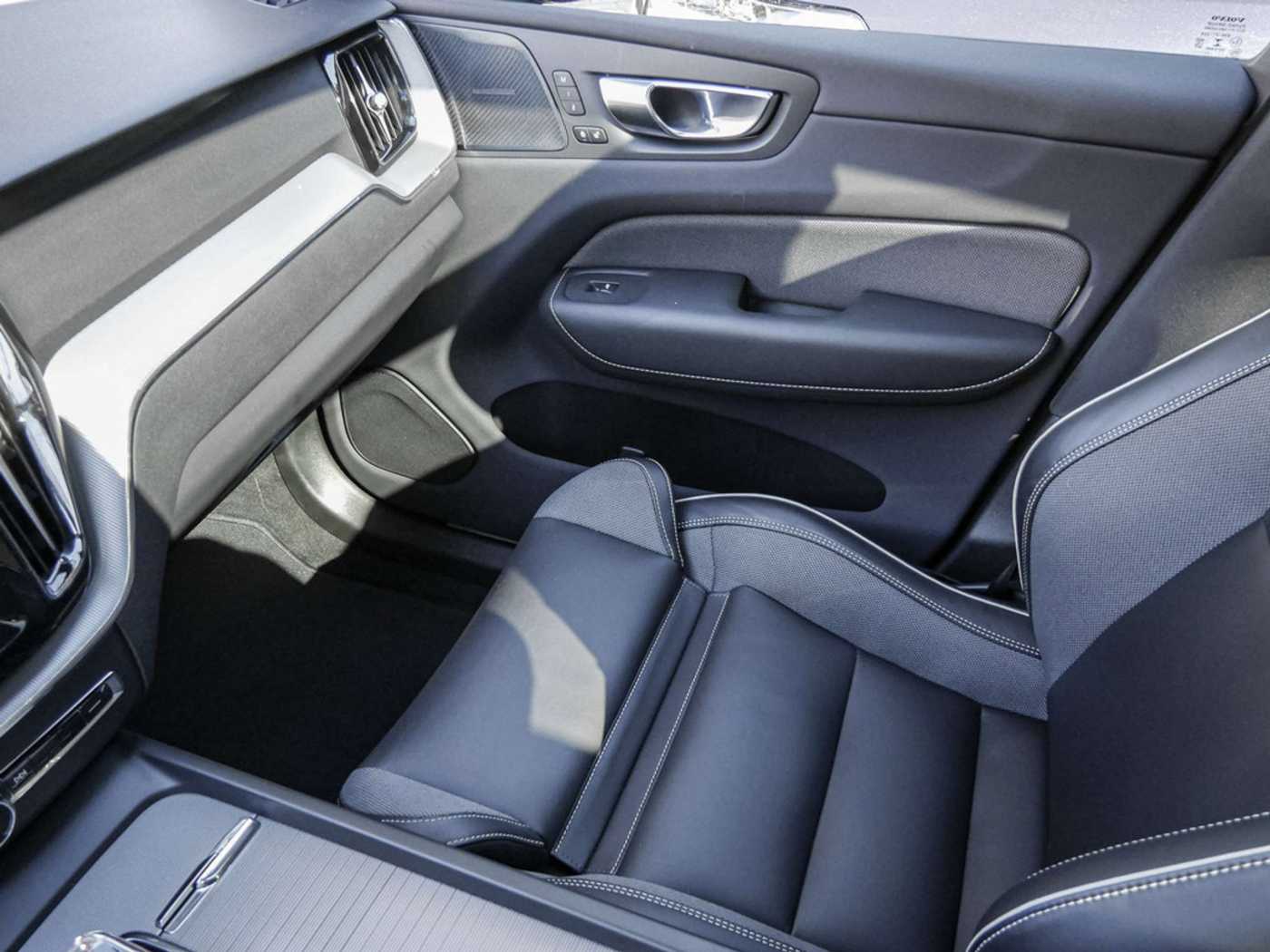Volvo  T8 AWD Recharge Plus Dark Plug-In Hybrid