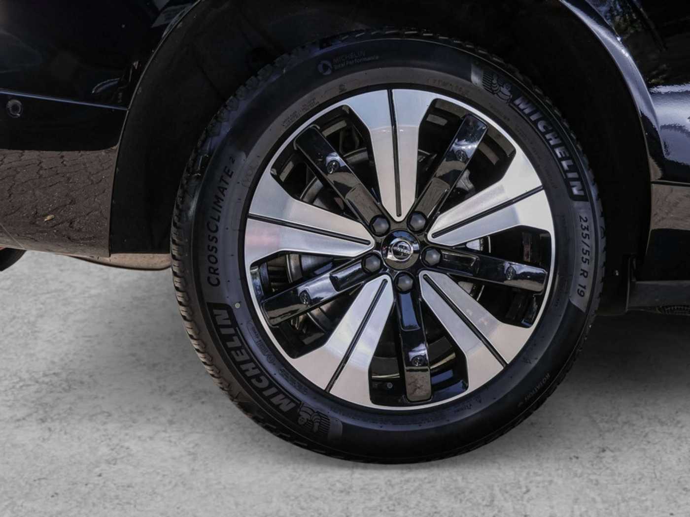 Volvo  T8 AWD Recharge Plus Dark Plug-In Hybrid