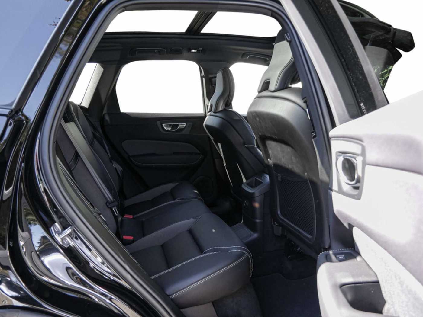 Volvo  T8 AWD Recharge Plus Dark Plug-In Hybrid