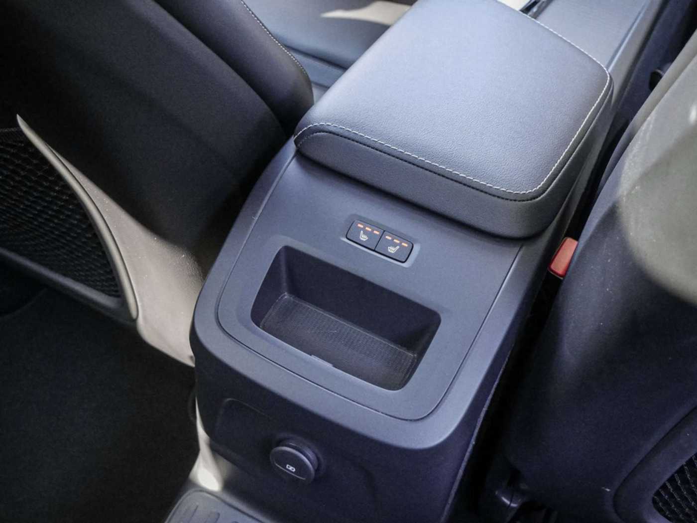 Volvo  T8 AWD Recharge Plus Dark Plug-In Hybrid