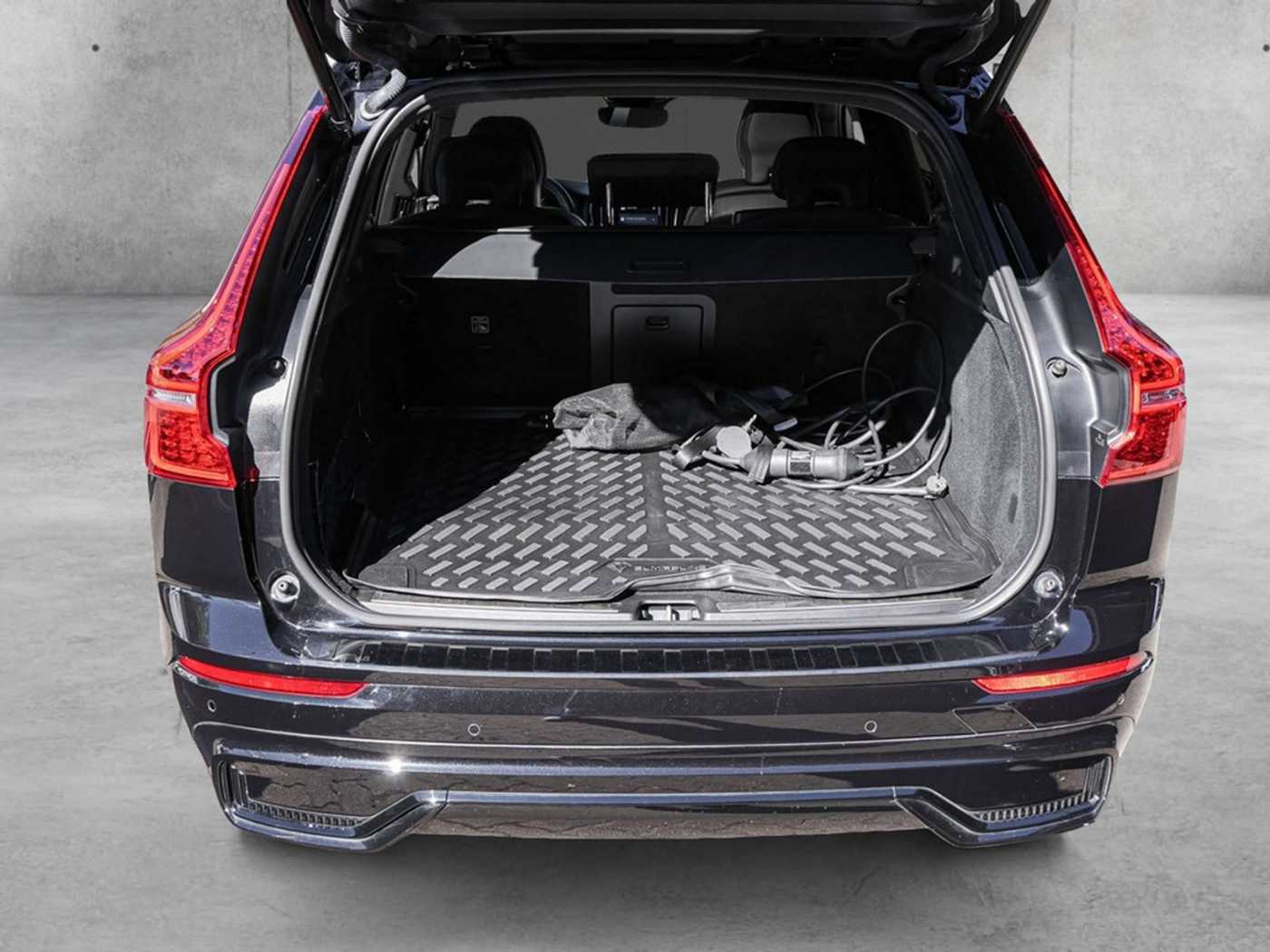Volvo  T8 AWD Recharge Plus Dark Plug-In Hybrid
