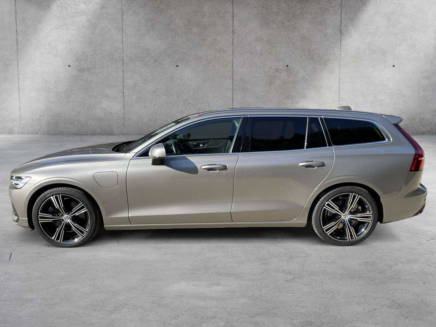 Volvo  T6 Plus Bright Recharge Plug-In Hybrid AWD